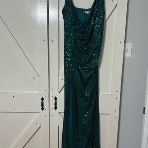 Elegant Green Sequin Evening Gown